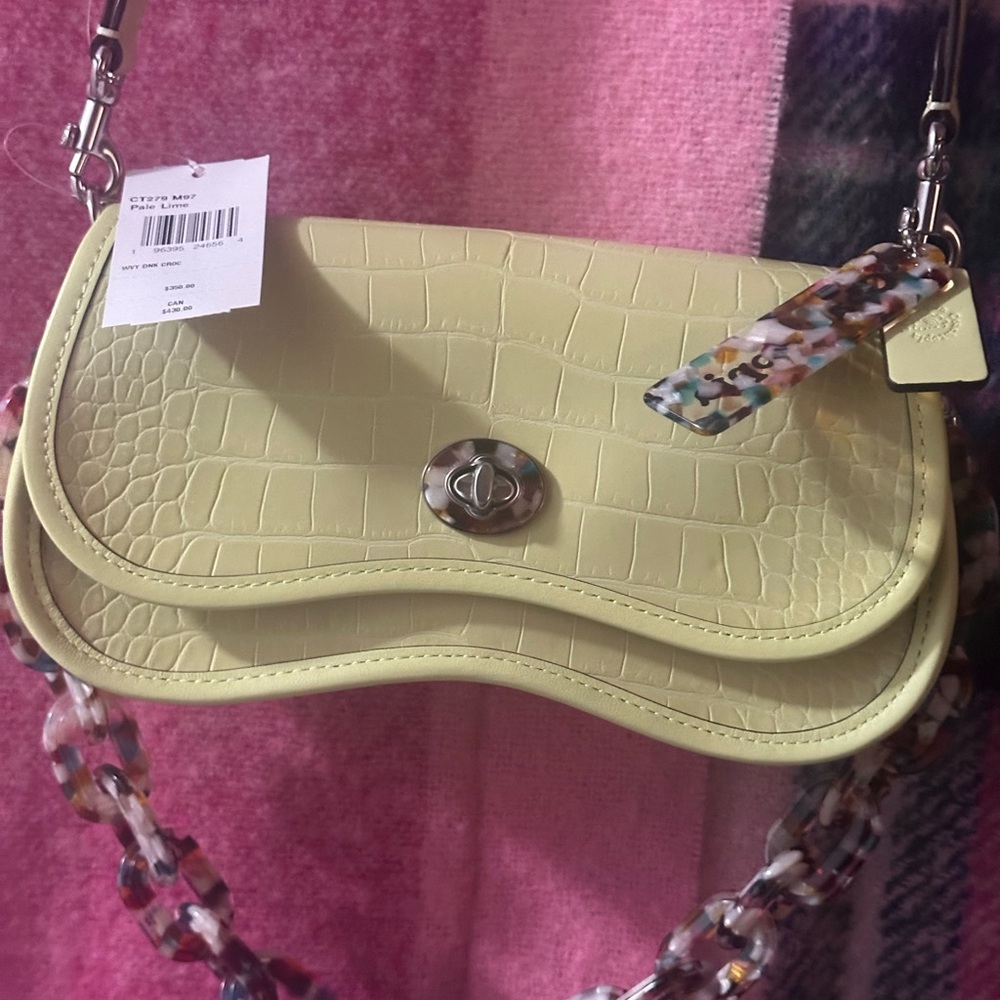 ✨ Brand New Coach Pocket Bag – Pale Lime Croc (With Tags) ✨
